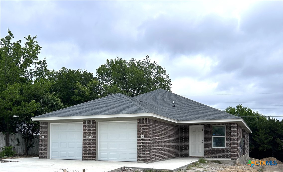 223 Clore Road Property Photo