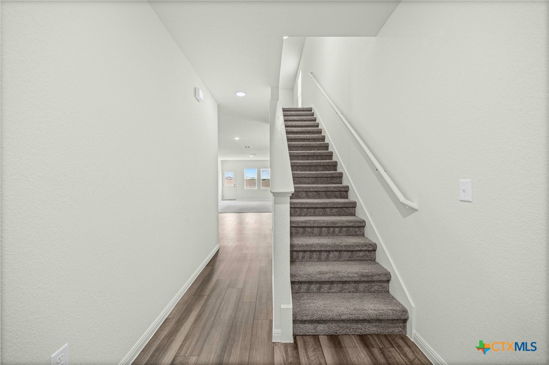 231 Enforcer Loop Property Photo 4