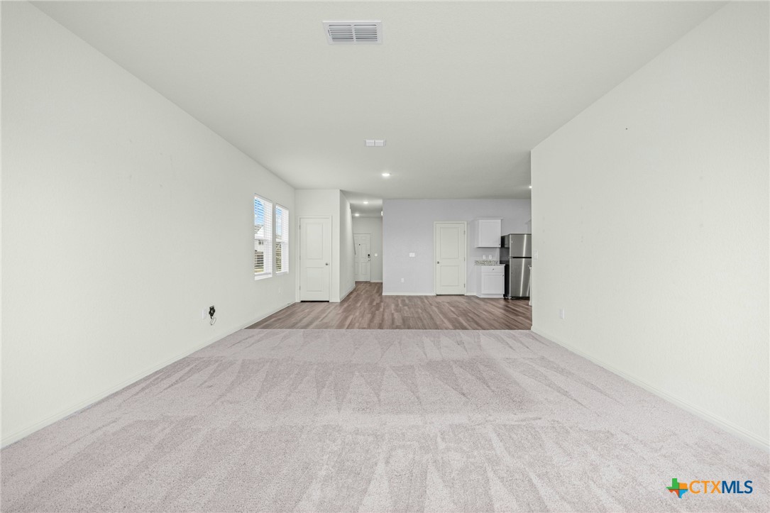 231 Enforcer Loop Property Photo 6