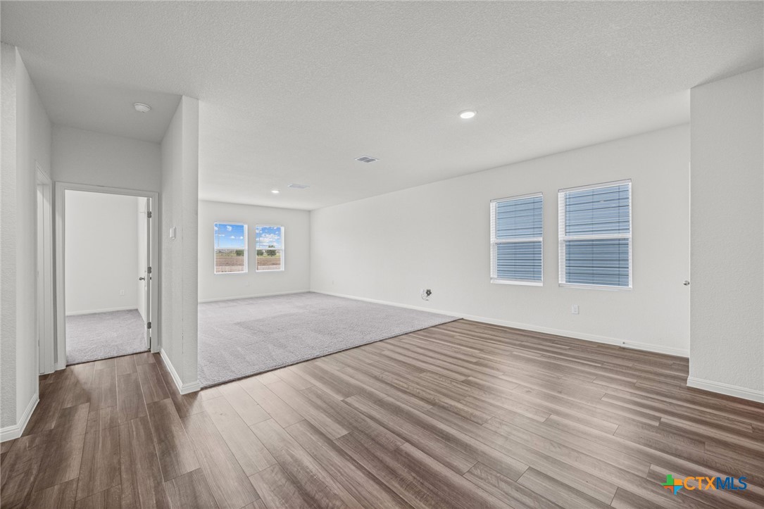 231 Enforcer Loop Property Photo 8