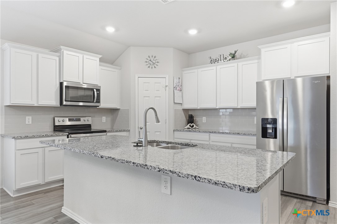 3021 Wigeon Way Property Photo 8