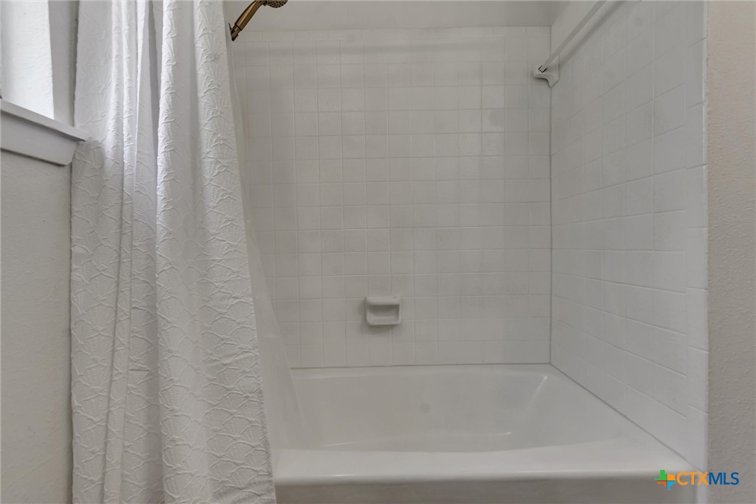 1610 Karen Cove Property Photo 28