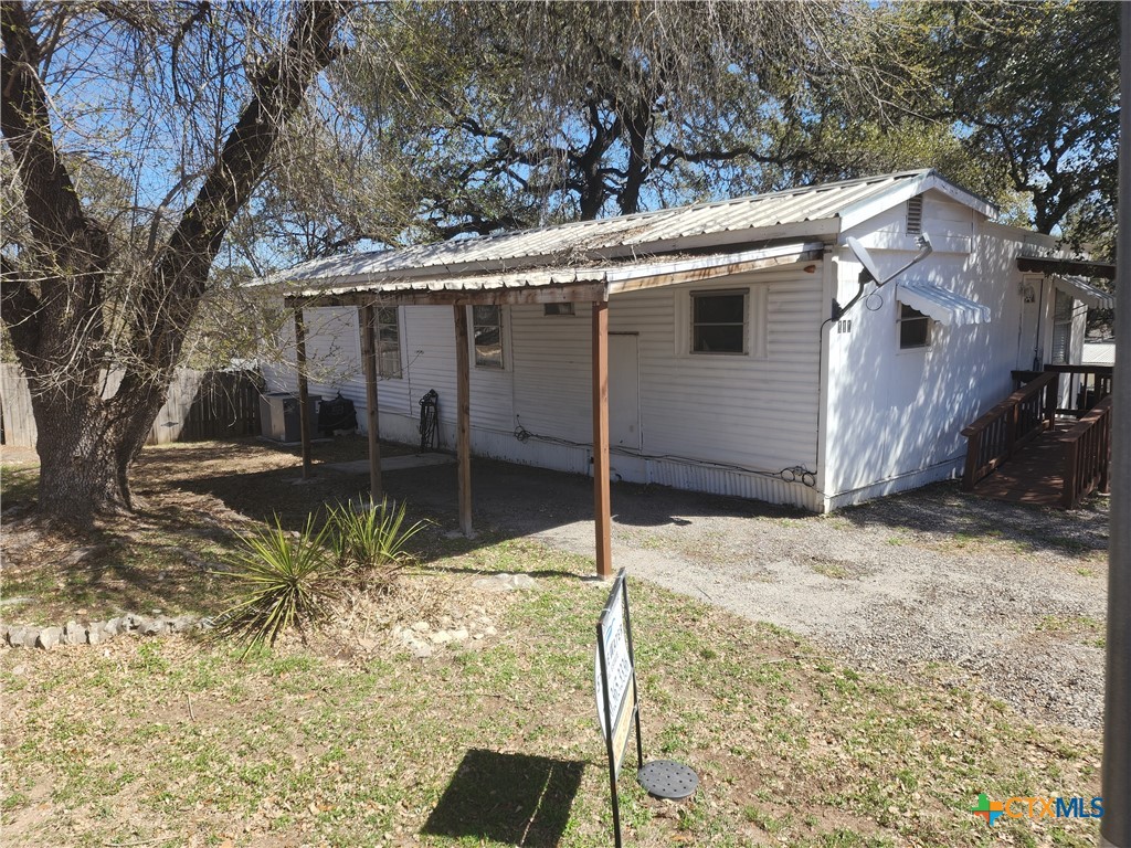 111 Valley View Property Photo 3