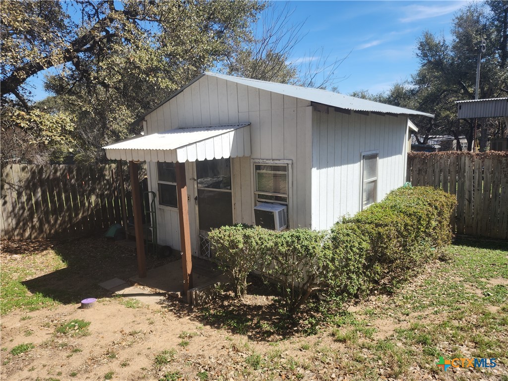 111 Valley View Property Photo 4