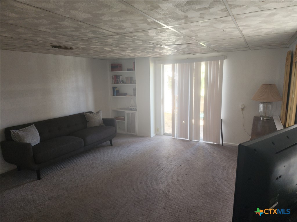 111 Valley View Property Photo 7