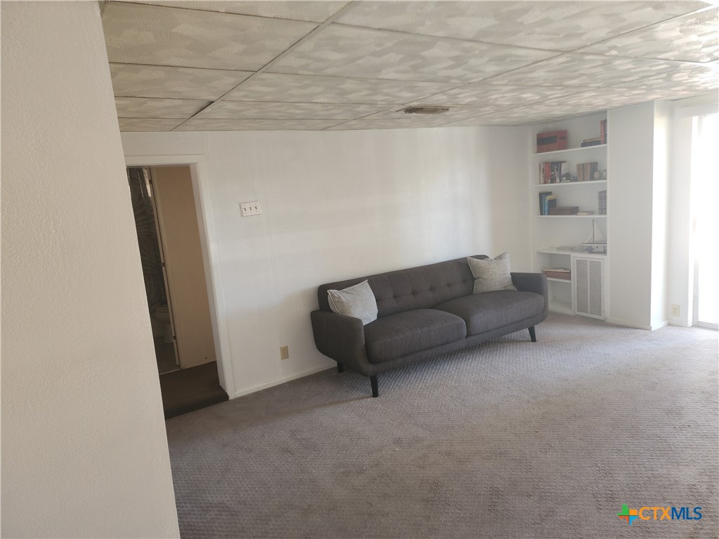 111 Valley View Property Photo 8