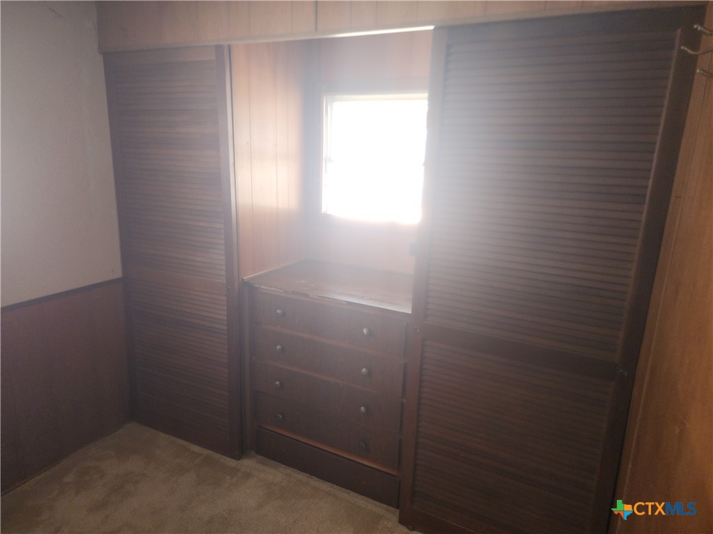 111 Valley View Property Photo 9