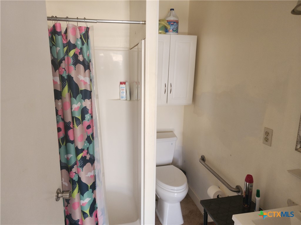 111 Valley View Property Photo 12