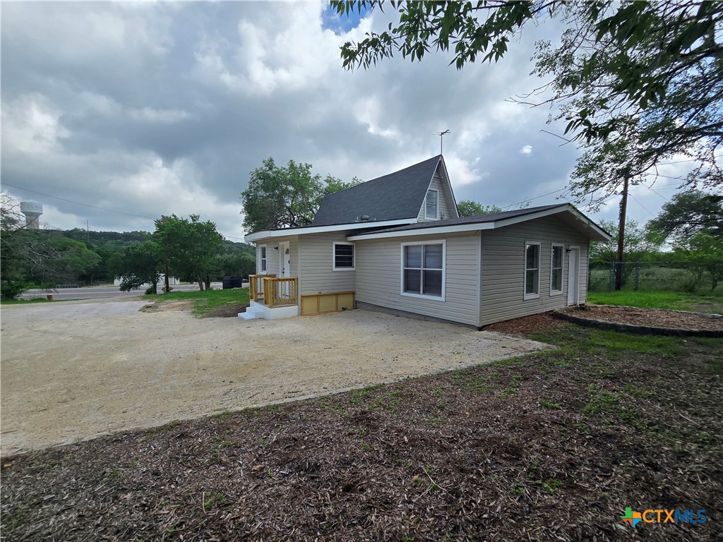8251 Fm 2673 Property Photo 1
