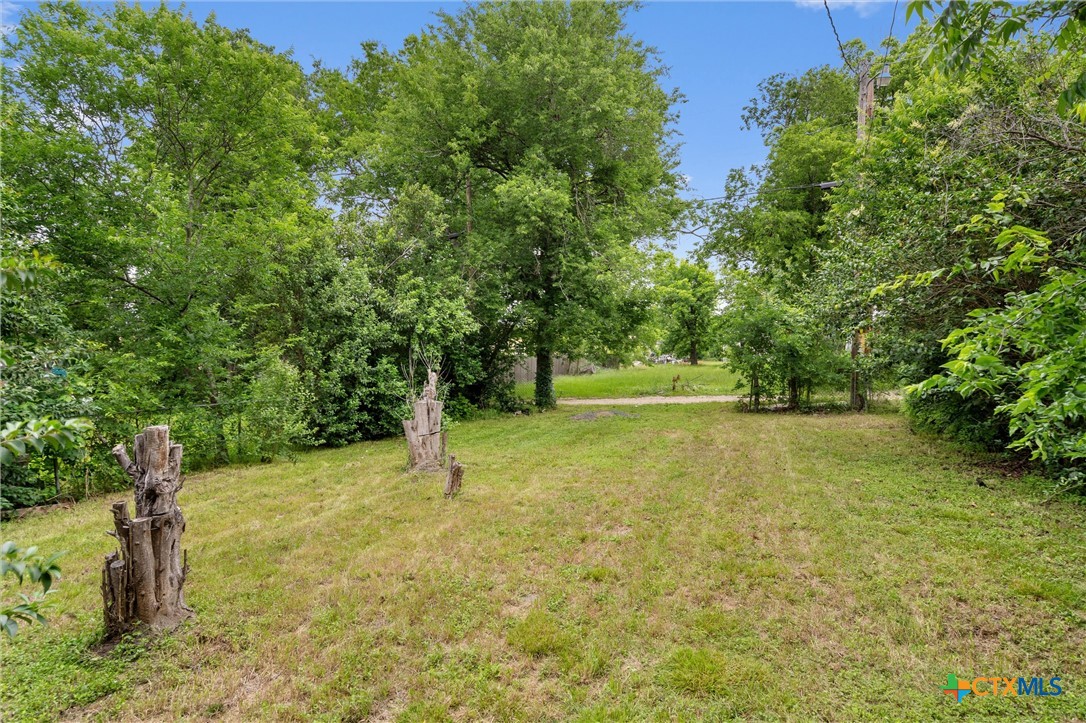716 E Avenue A Property Photo 5