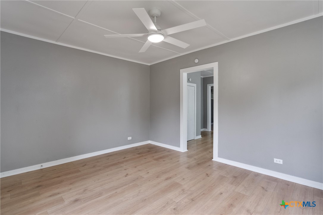 716 E Avenue A Property Photo 6