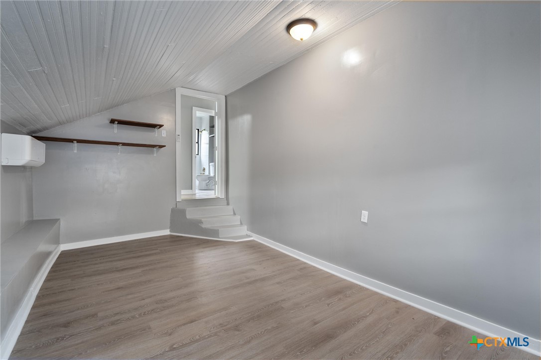 716 E Avenue A Property Photo 17