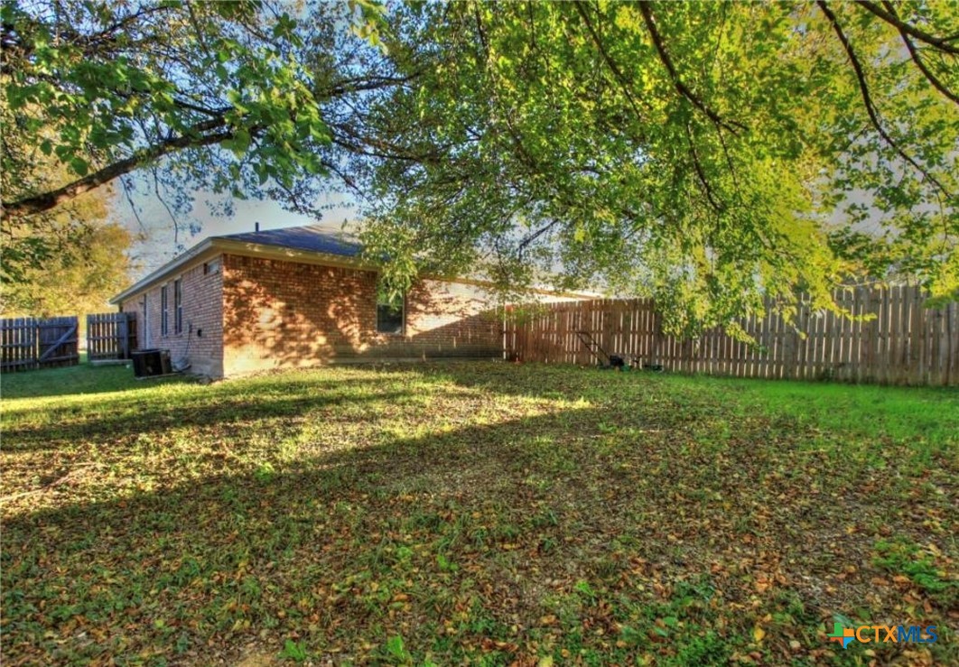 301 Jeff Gordon Drive Property Photo 7