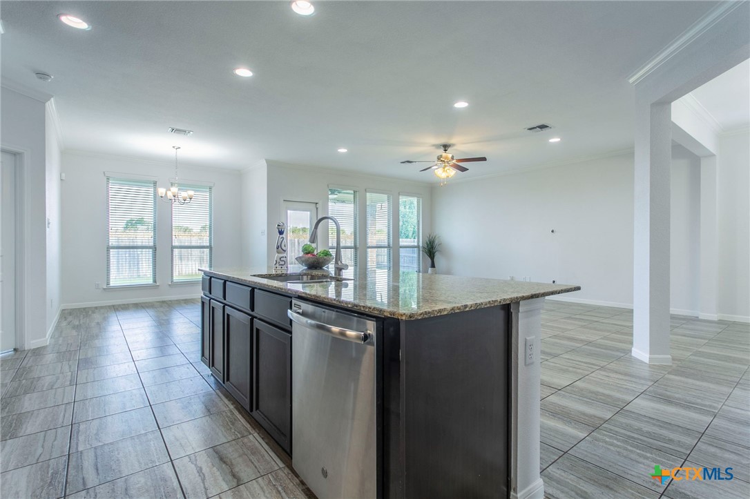 7010 Crystal Valley Drive Property Photo 10