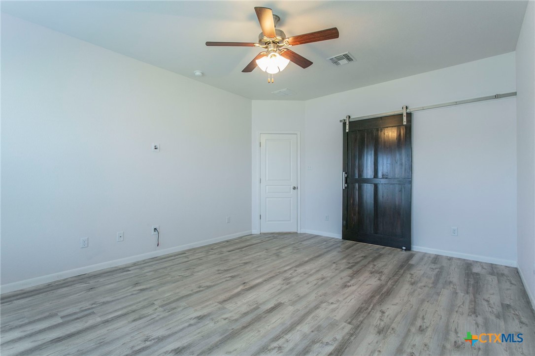 7010 Crystal Valley Drive Property Photo 14