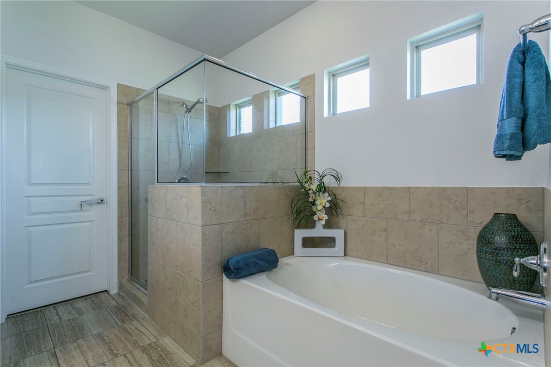 7010 Crystal Valley Drive Property Photo 16
