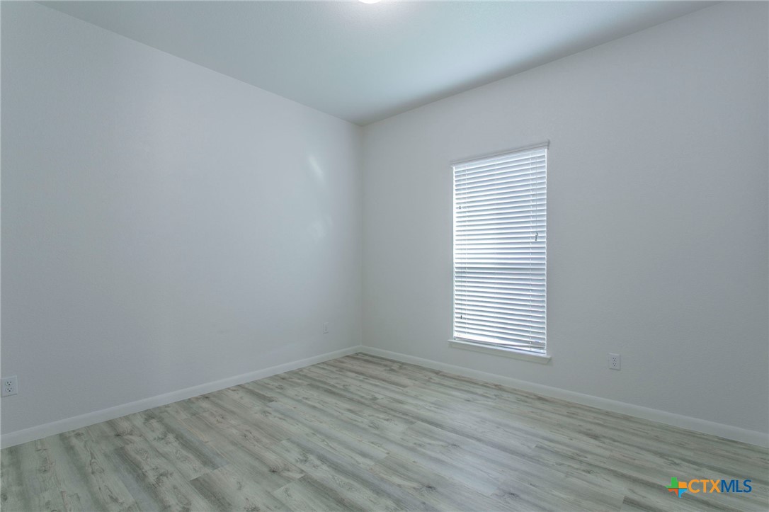 7010 Crystal Valley Drive Property Photo 17