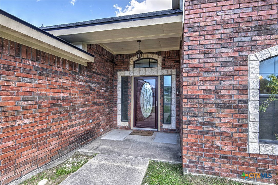 3905 Maid Marian Circle Property Photo 6