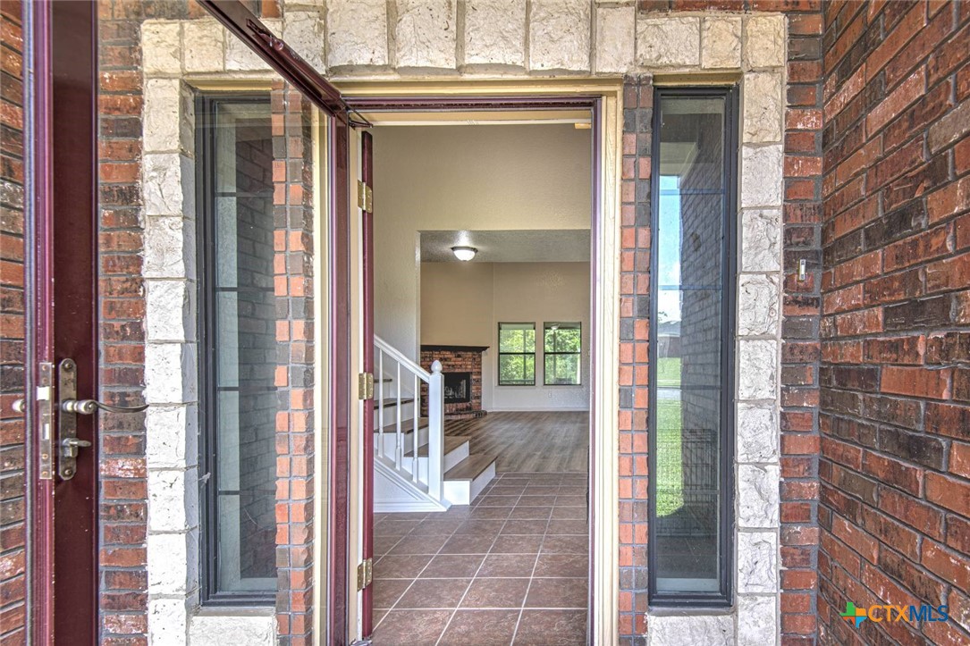 3905 Maid Marian Circle Property Photo 7