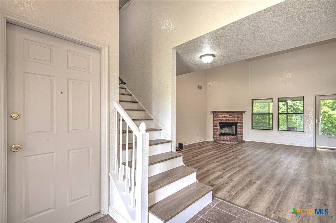 3905 Maid Marian Circle Property Photo 8