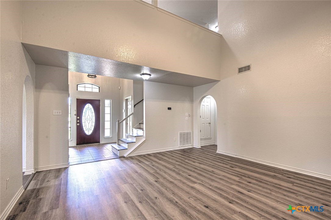 3905 Maid Marian Circle Property Photo 13