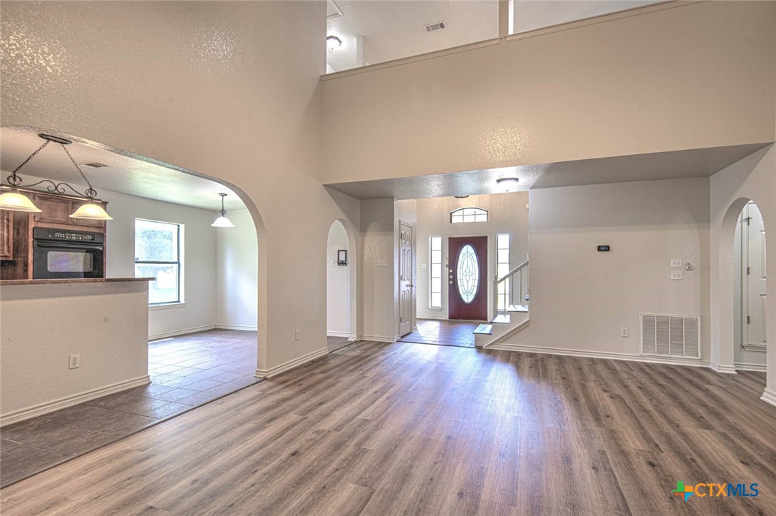 3905 Maid Marian Circle Property Photo 14