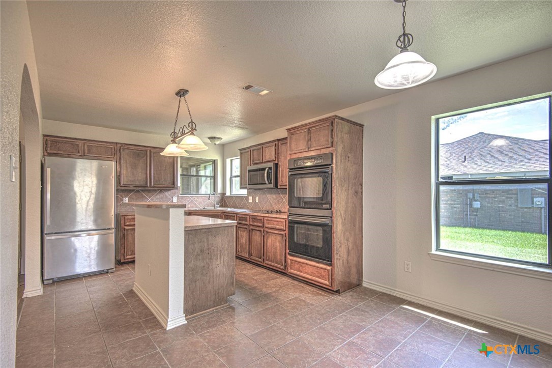 3905 Maid Marian Circle Property Photo 16