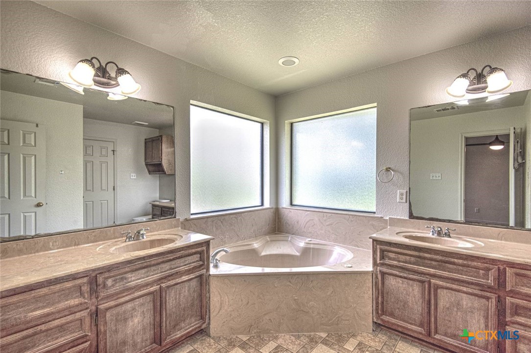 3905 Maid Marian Circle Property Photo 24