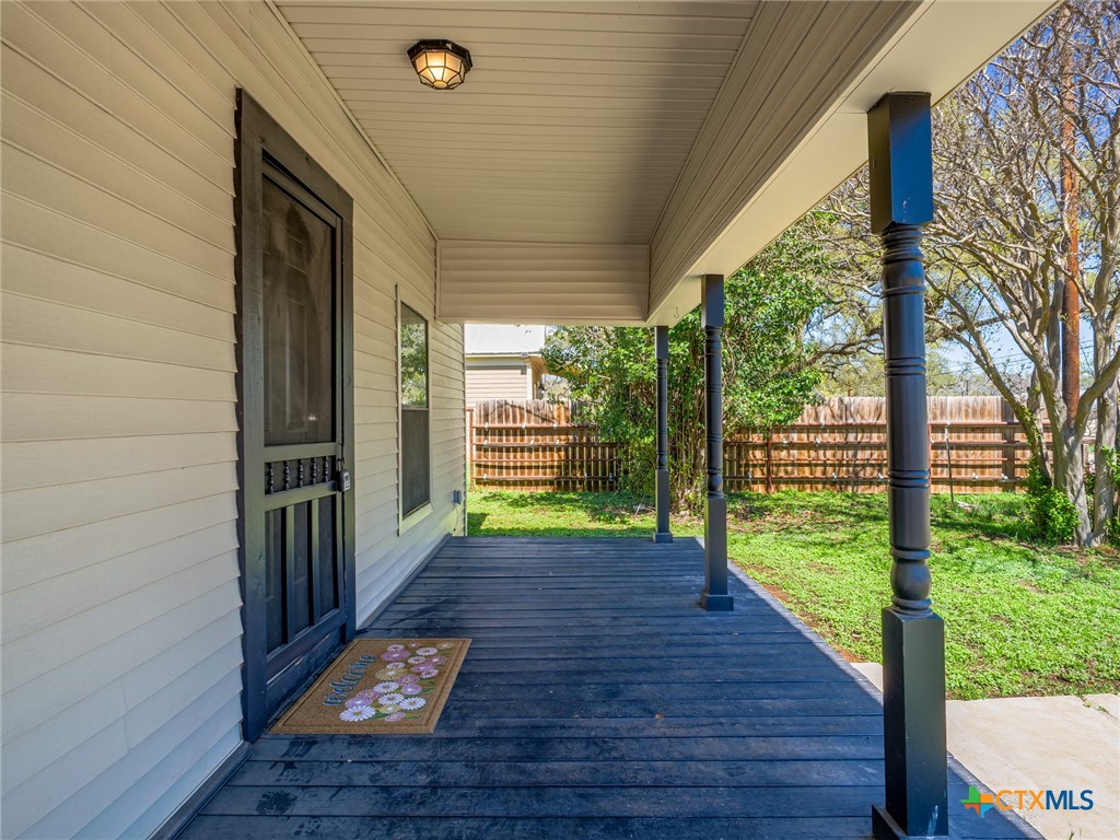 103 N Avenue Q Property Photo 3
