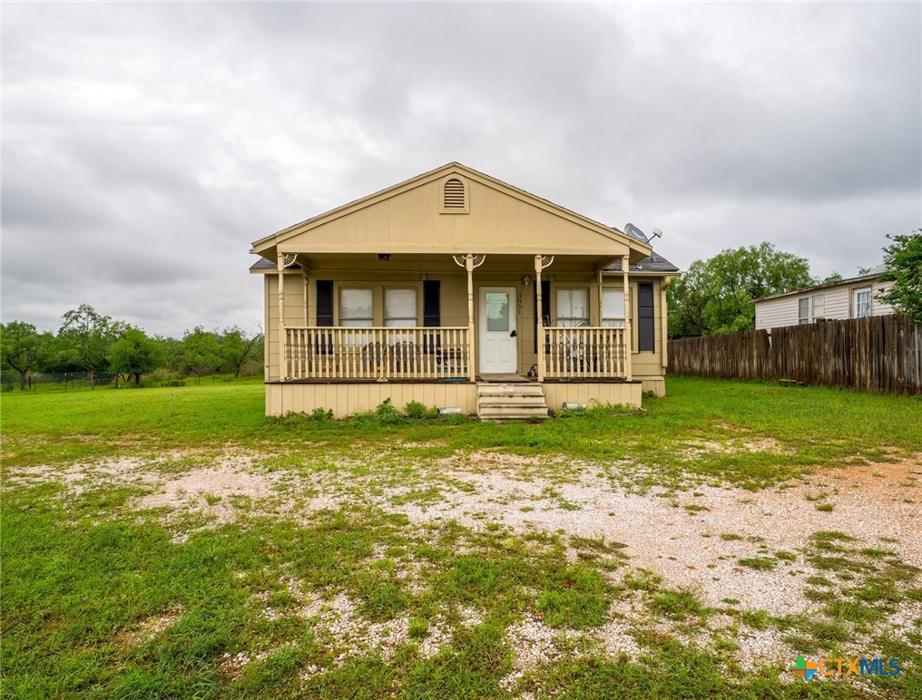 3851 Hermosa Drive Property Photo 1