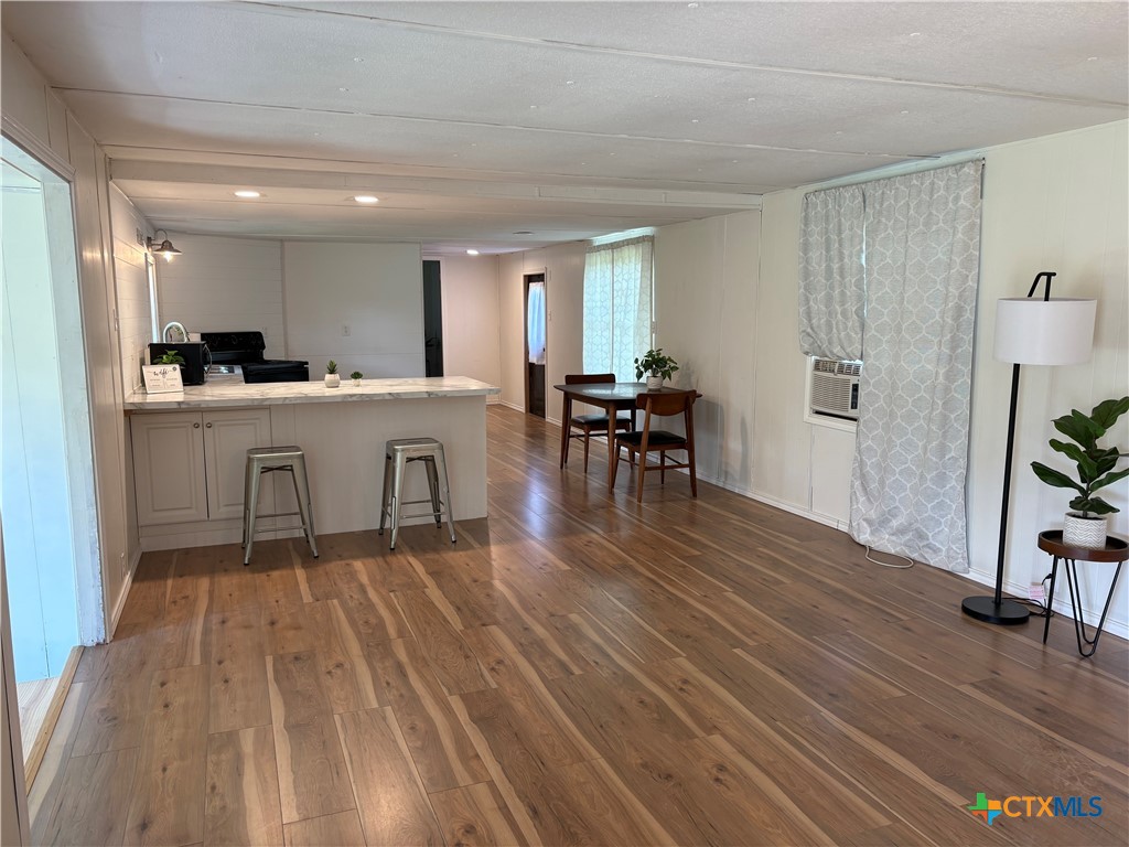 113 Deer Springs Dr. Property Photo 6