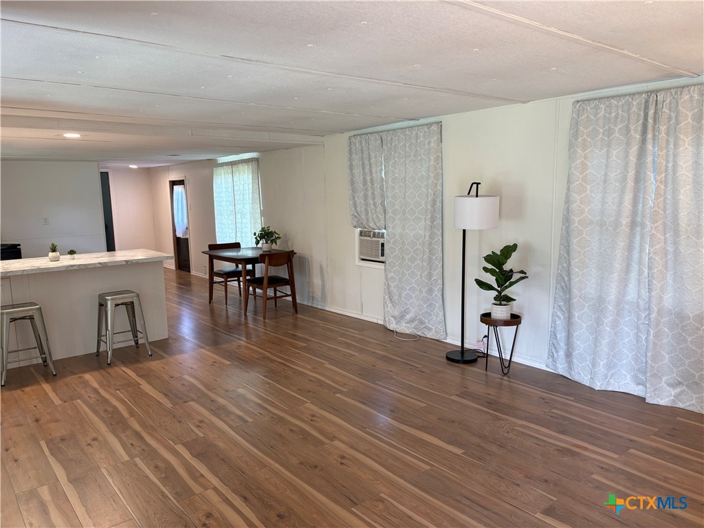 113 Deer Springs Dr. Property Photo 7
