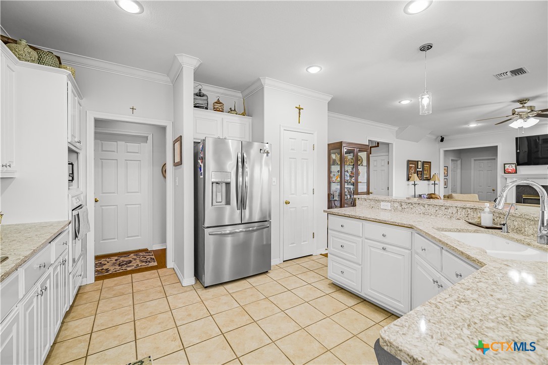 230 Dewberry Lane Property Photo 9