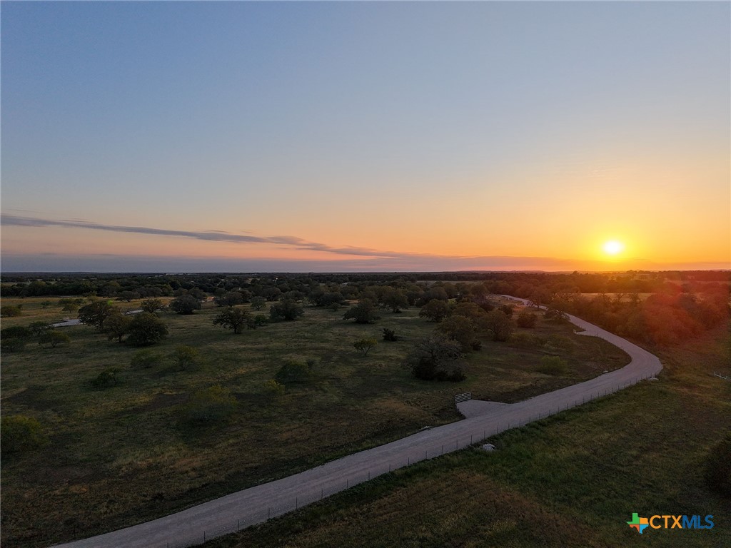 638 Main Loop Road Property Photo 6