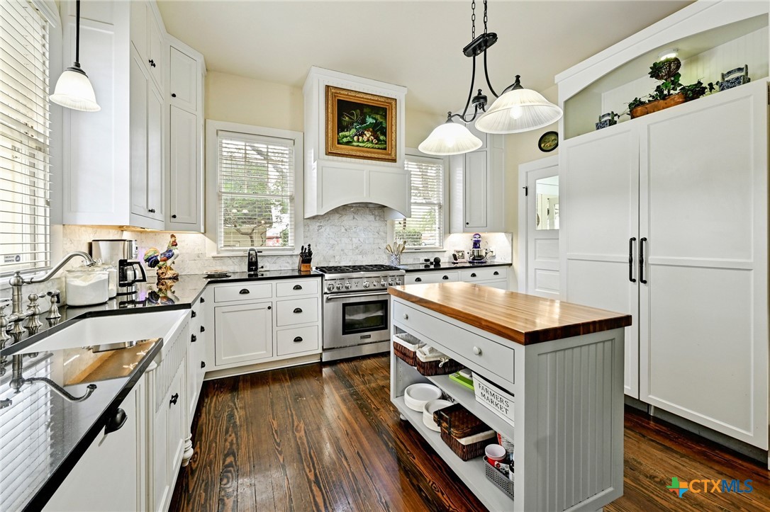 403 E Bowie Street Property Photo 14