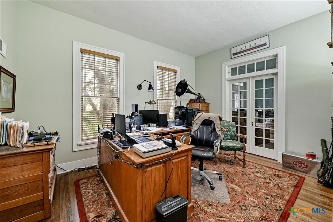 403 E Bowie Street Property Photo 20