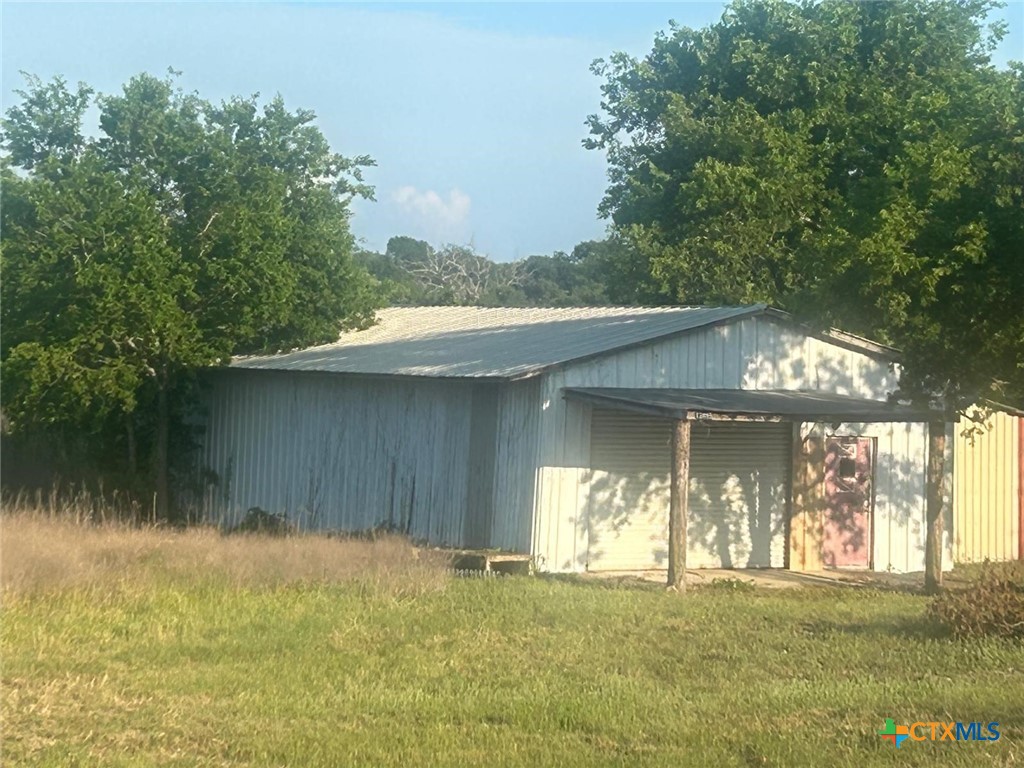 13495 N Interstate Hwy 35 Property Photo 6