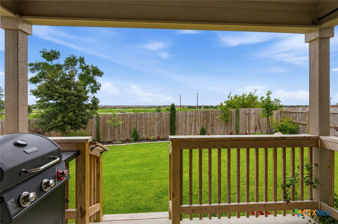 2905 Greenbriar Property Photo 5