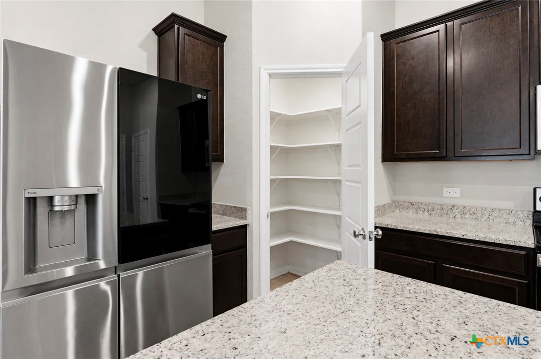 2905 Greenbriar Property Photo 16