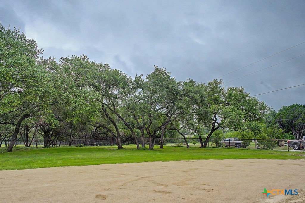 200 E Meadow Lane Property Photo 3