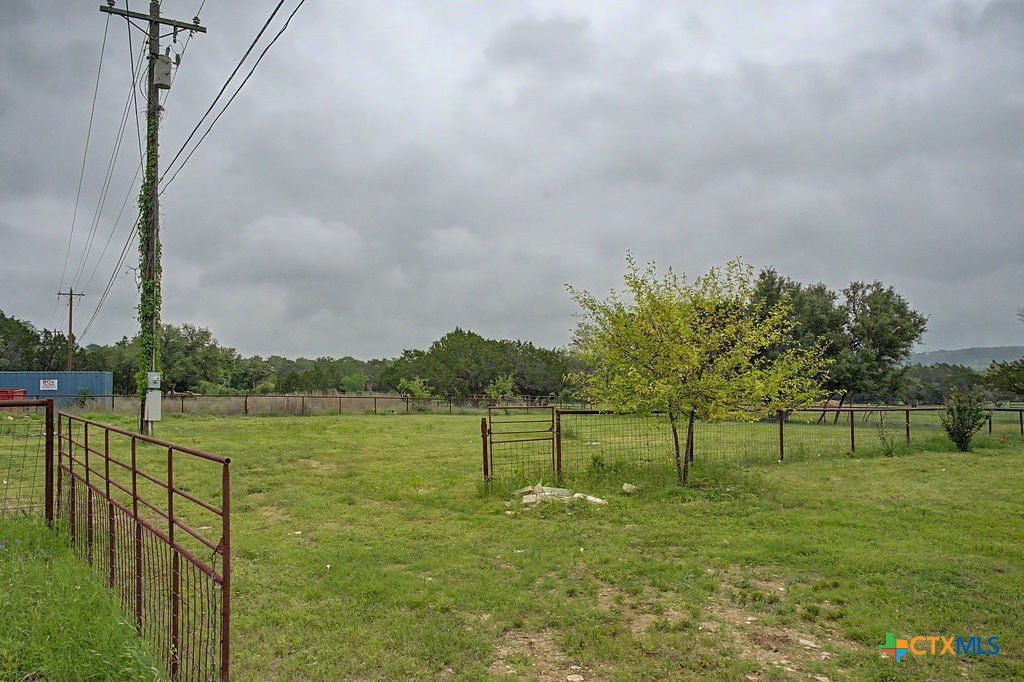 200 E Meadow Lane Property Photo 4