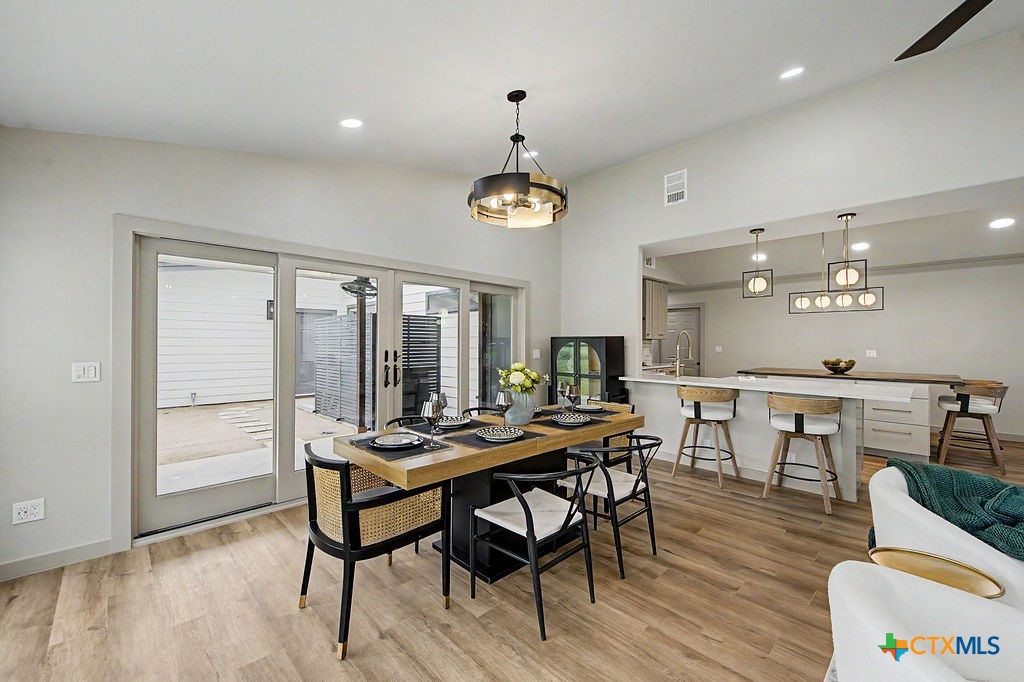 200 E Meadow Lane Property Photo 17