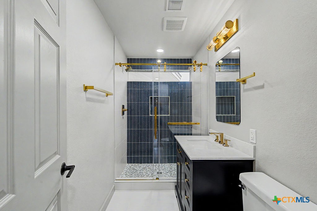 200 E Meadow Lane Property Photo 22