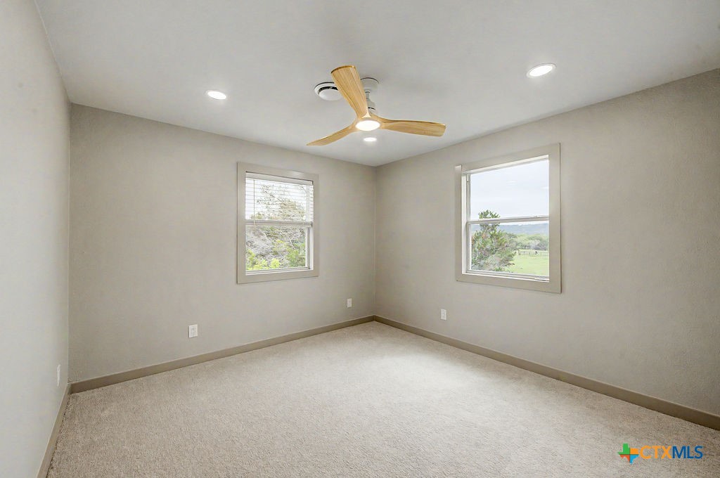 200 E Meadow Lane Property Photo 31