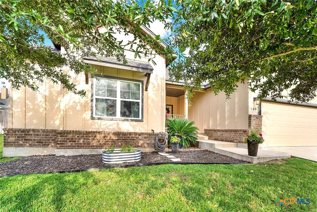109 Grandview Property Photo 3
