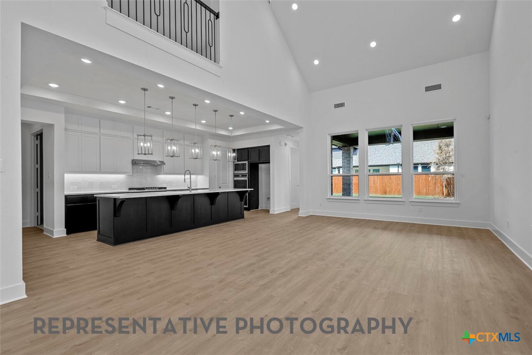 11765 Warlock Property Photo 13