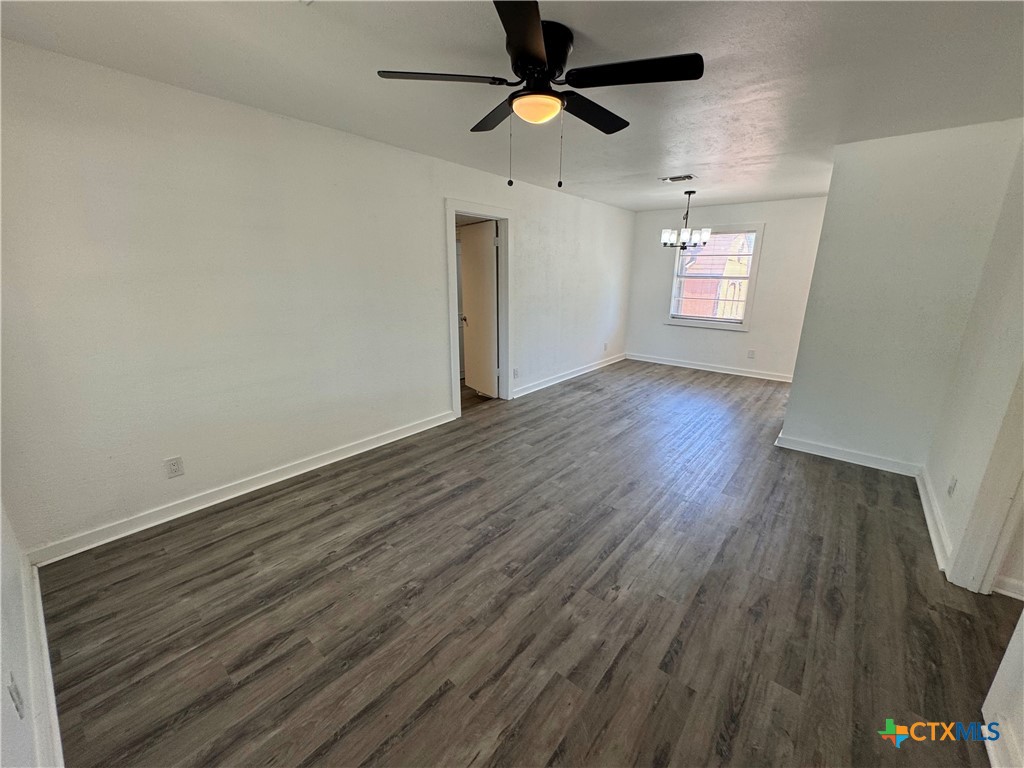 1009 S 3rd Street Property Photo 4