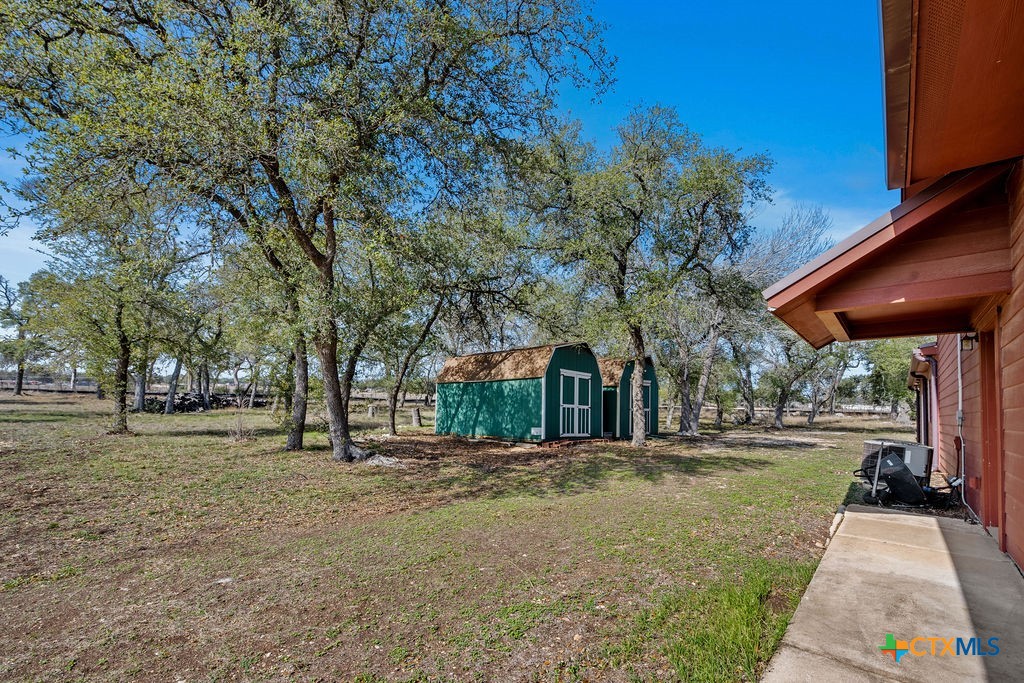 2795 W Highway 290 Property Photo 27