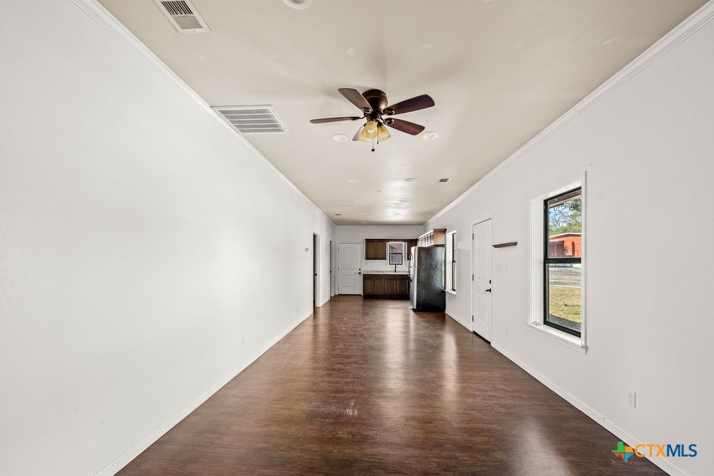 2795 W Highway 290 Property Photo 34