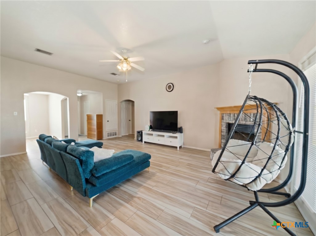 4404 Captain Drive Property Photo 4